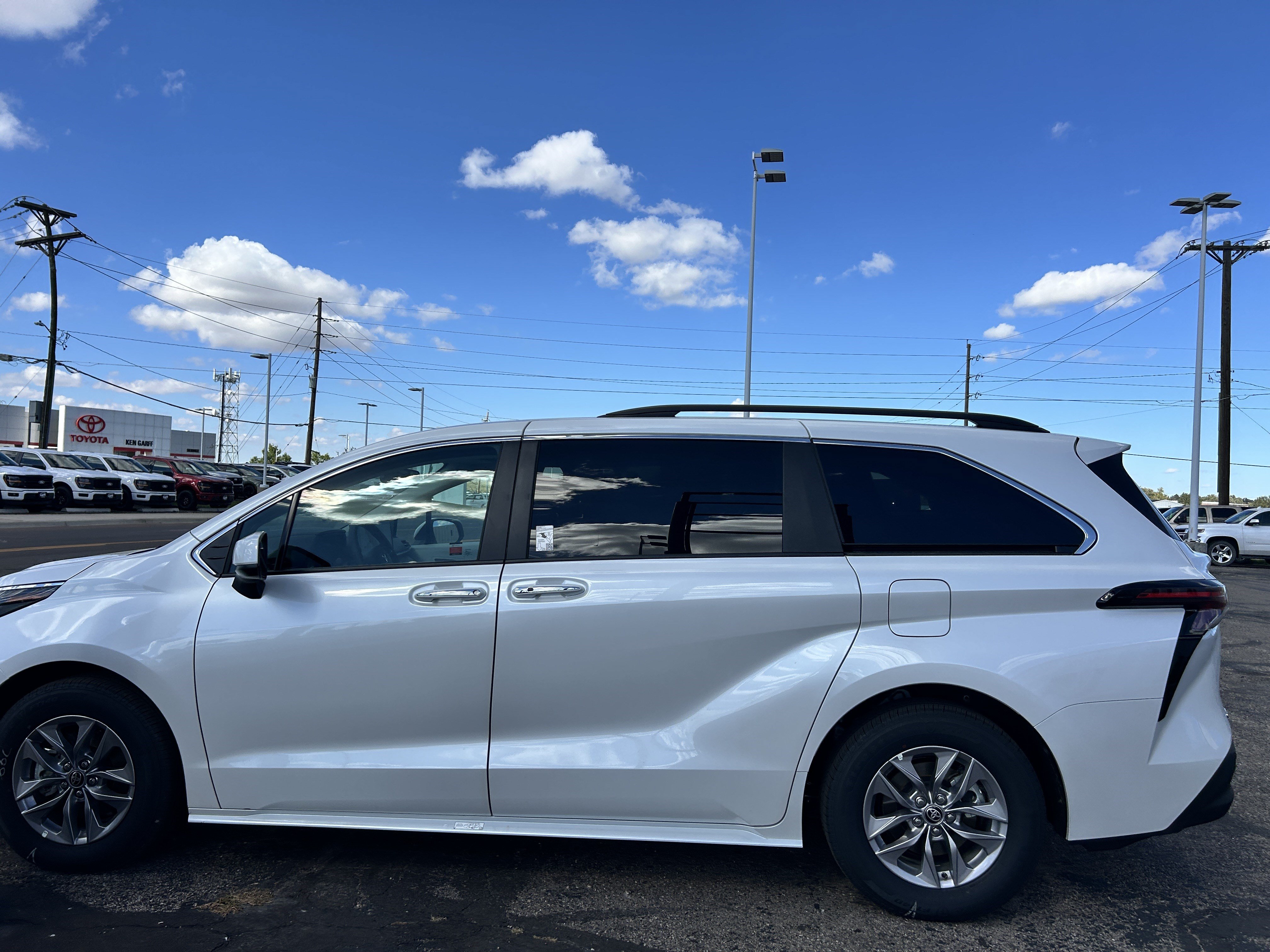Certified 2026 Toyota Sienna XLE AWD/4WD image 2