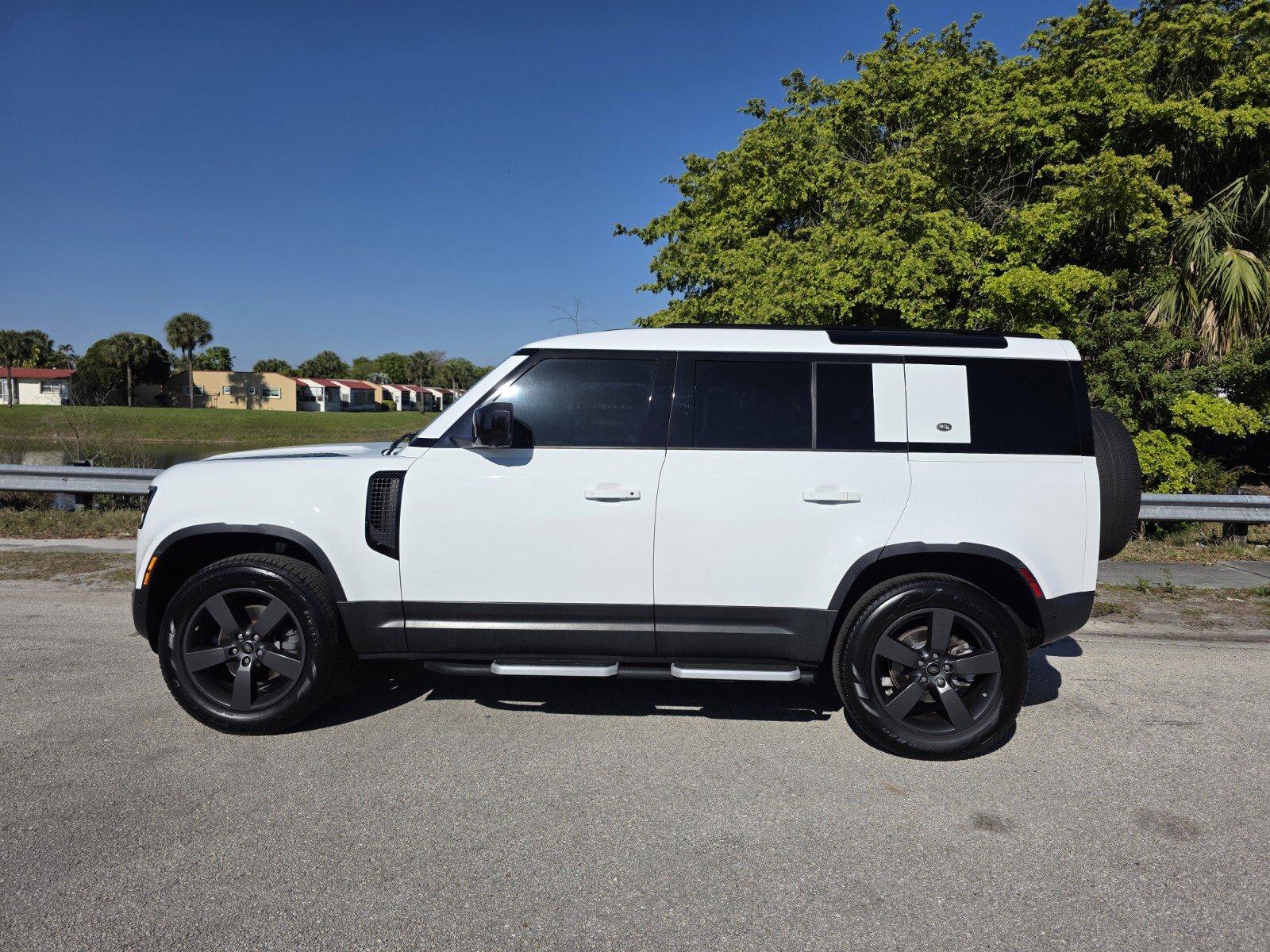 Used 2020 Land Rover Defender 110 S image 7