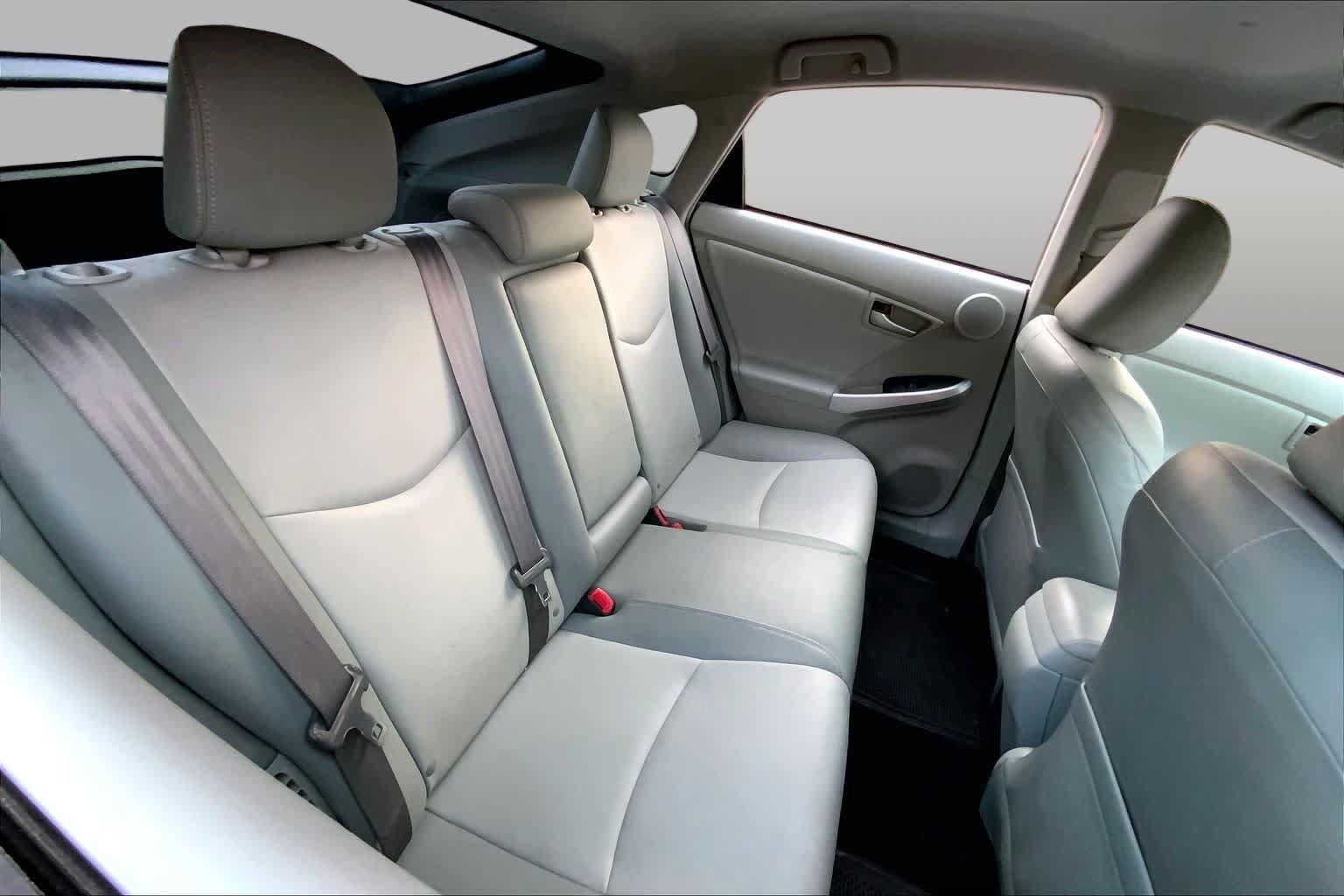 Used 2015 Toyota Prius Four FWD image 18
