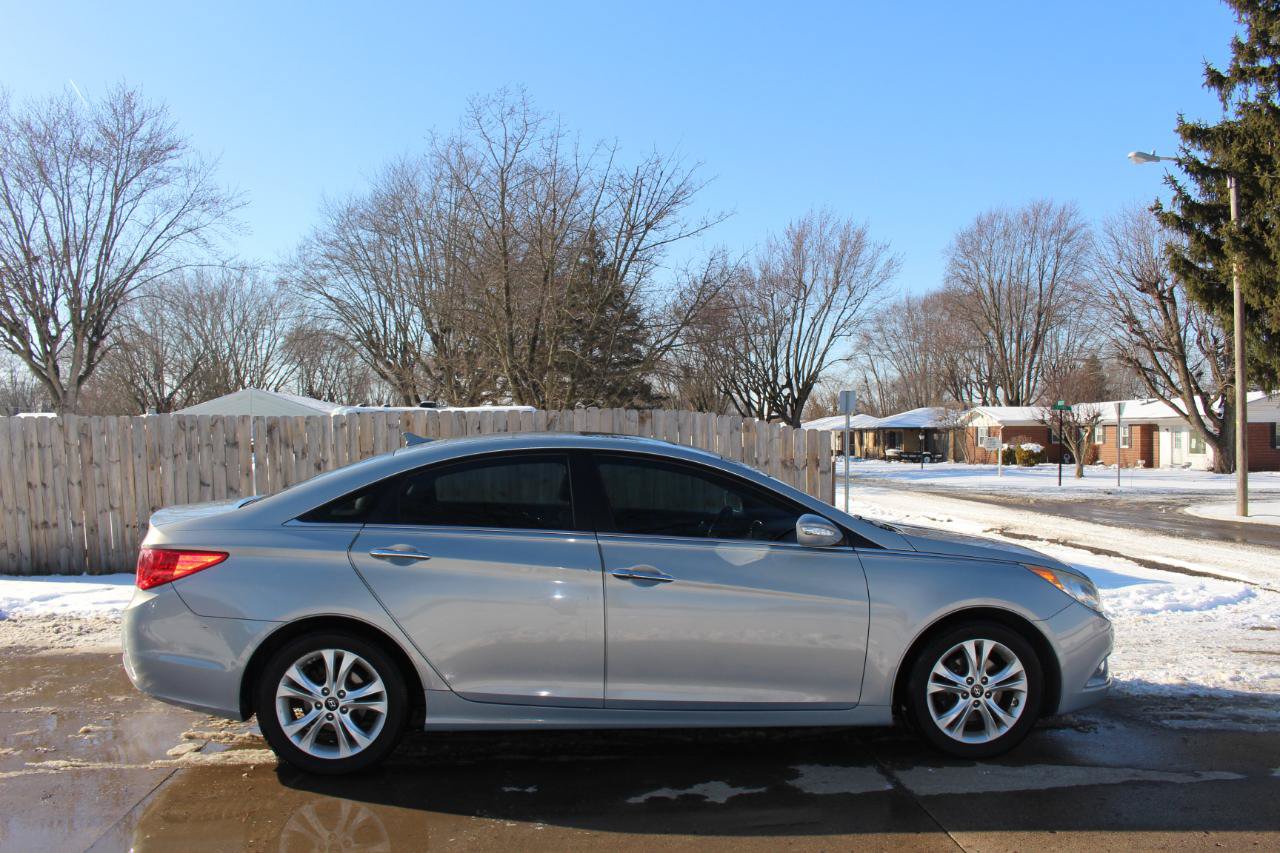 Used 2011 Hyundai Sonata Limited w/ Navigation Pkg 5 FWD image 11