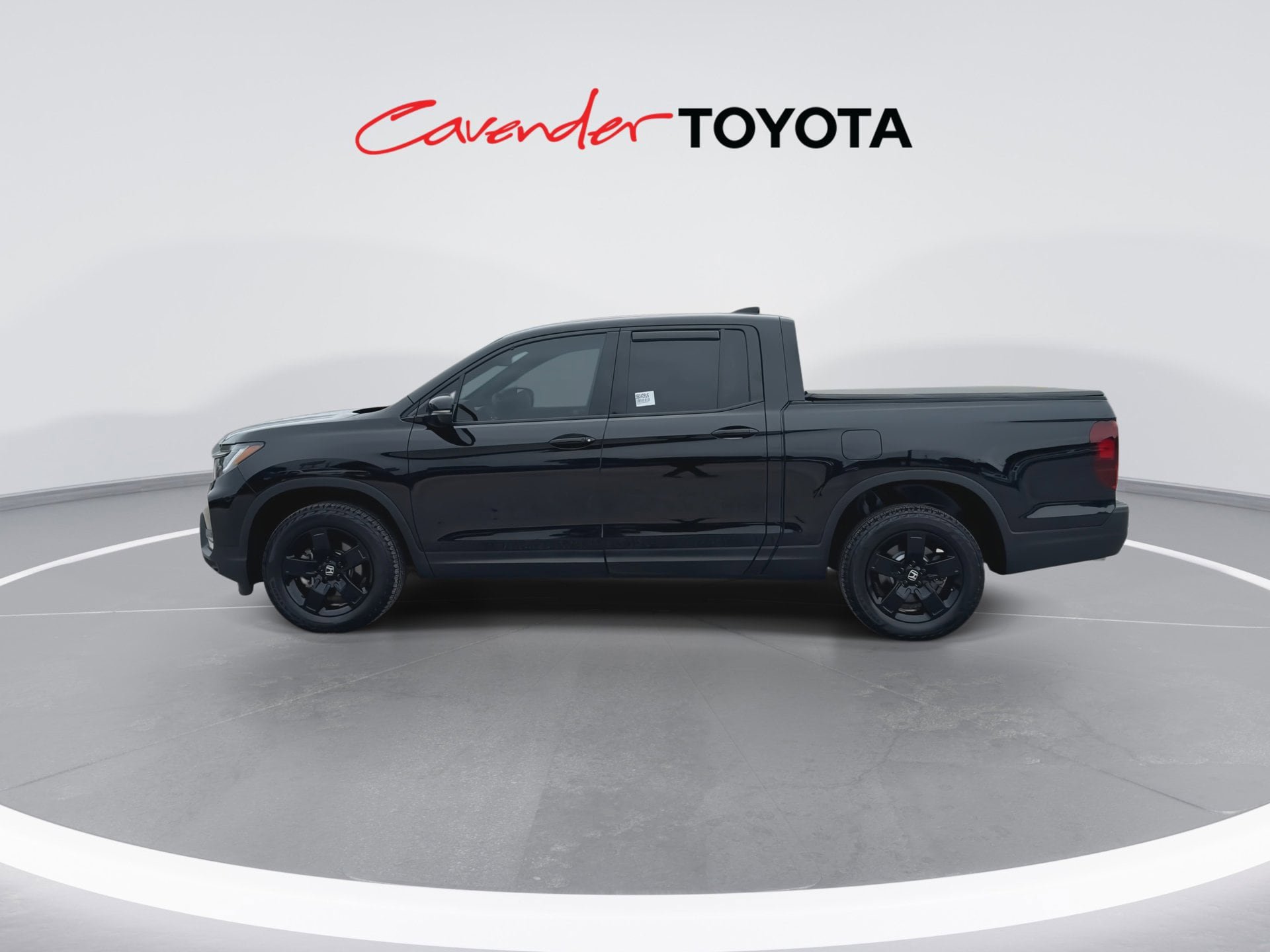 Used 2025 Honda Ridgeline Black Edition image 5