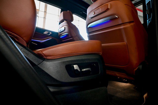 Used 2023 BMW X7 xDrive40i w/ Executive Package image 28