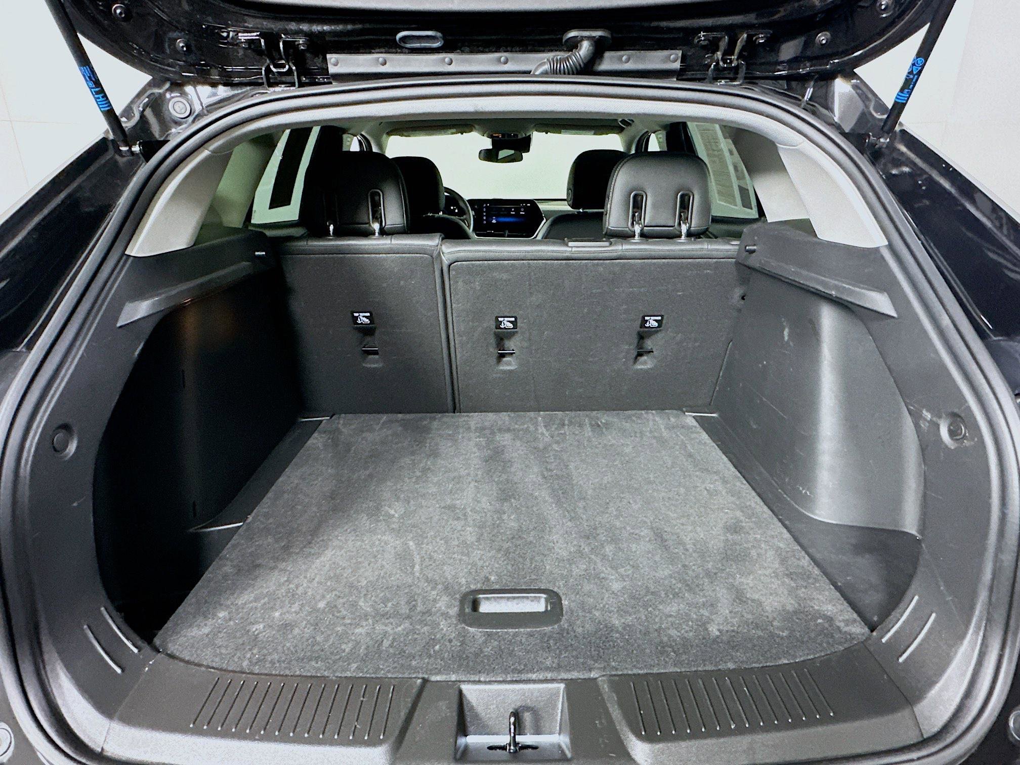 Used 2025 Chevrolet Trax LT image 27