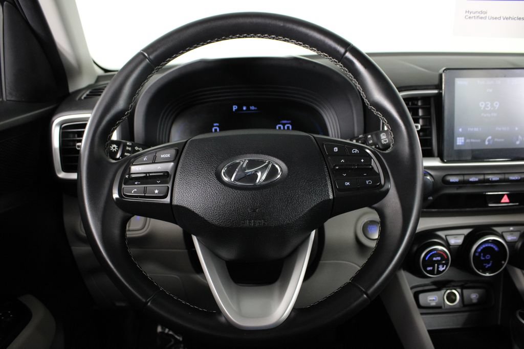 Certified 2024 Hyundai Venue SEL FWD image 9