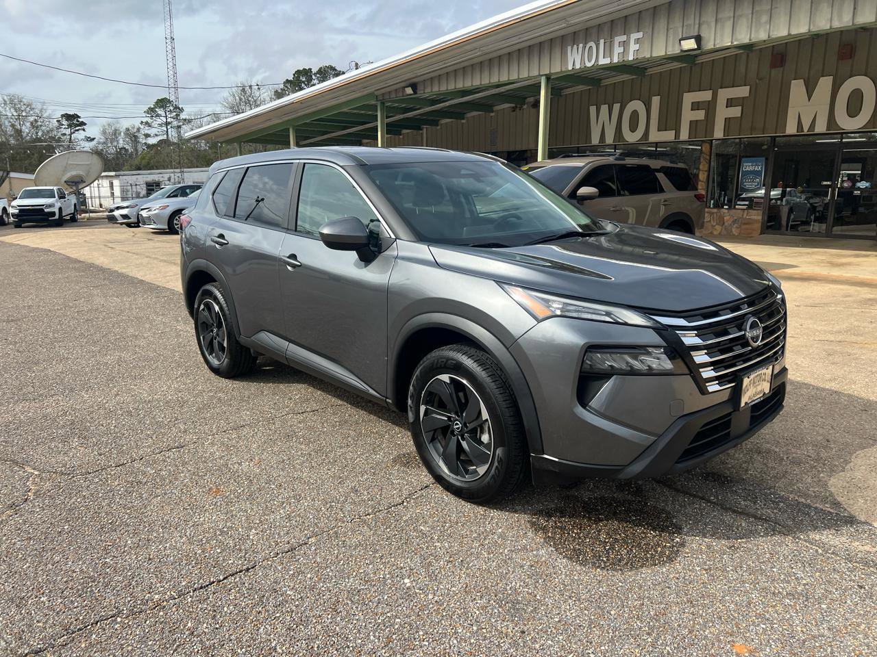 Used 2024 Nissan Rogue SV AWD/4WD image 5