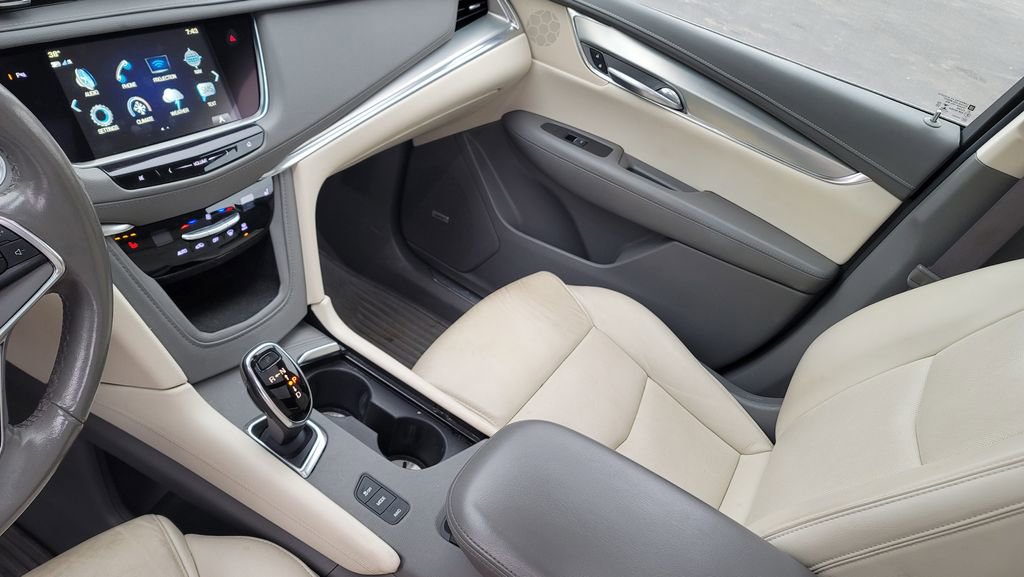 Used 2019 Cadillac XT5 Luxury image 23