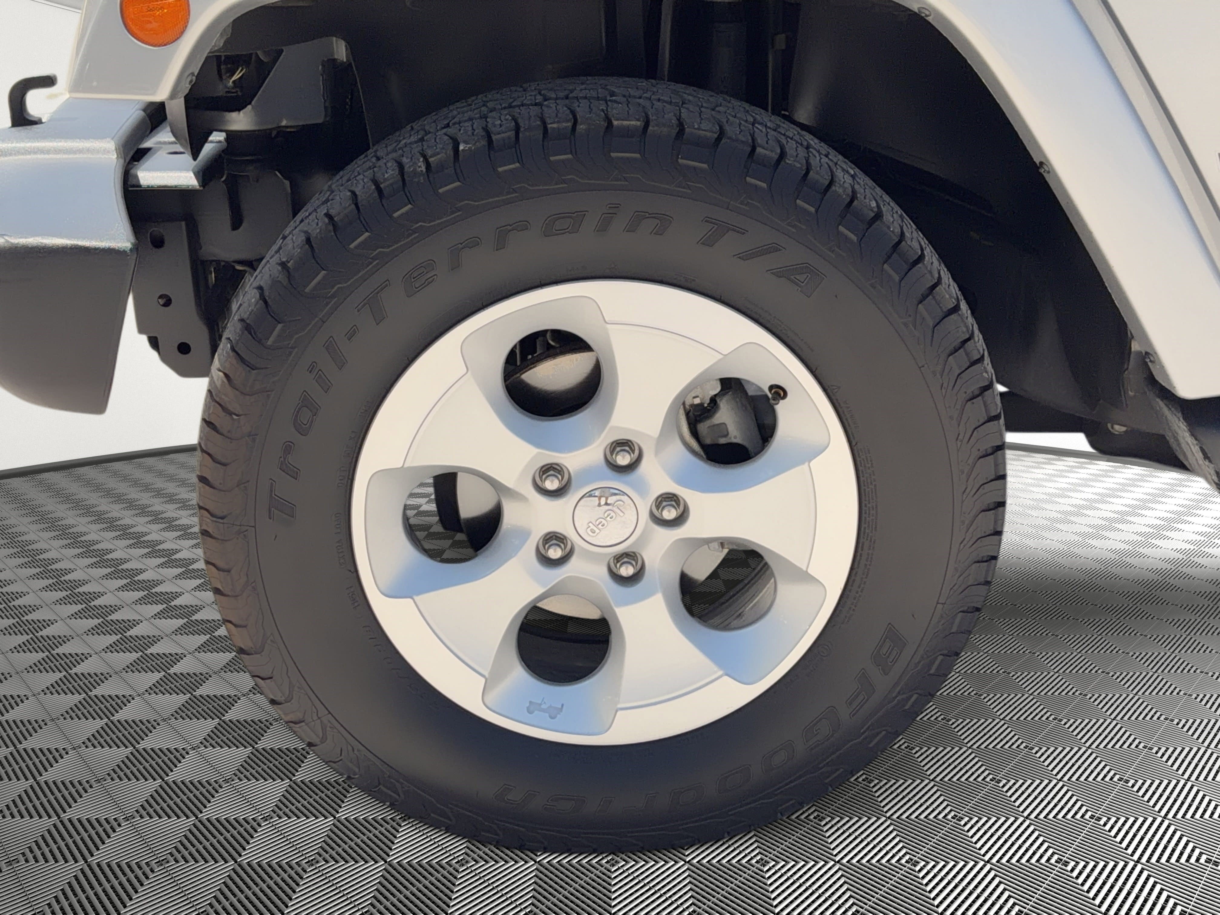 Used 2013 Jeep Wrangler Sahara w/ Connectivity Group image 12