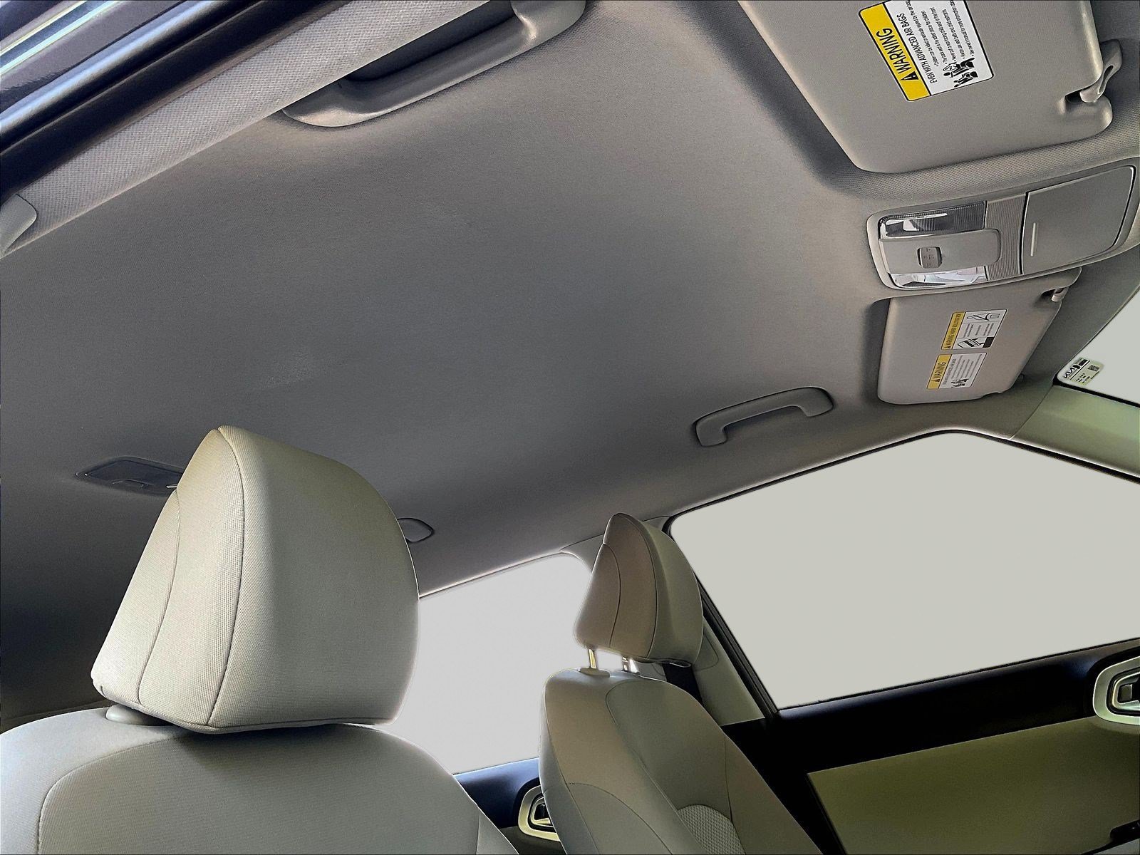 Used 2025 Kia Soul LX w/ LX Technology Package FWD image 24