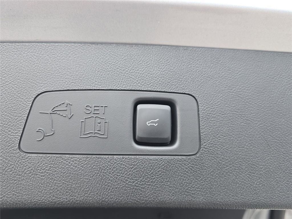 Used 2024 Lincoln Corsair FWD image 27