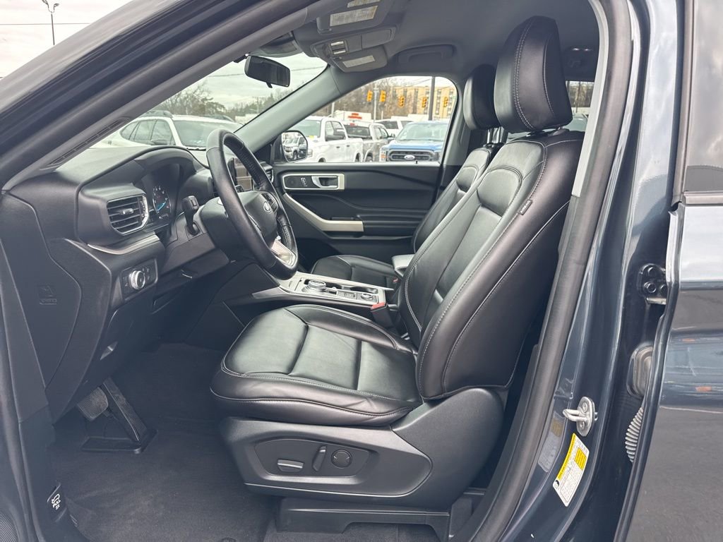 Used 2022 Ford Explorer XLT w/ Equipment Group 202A image 14