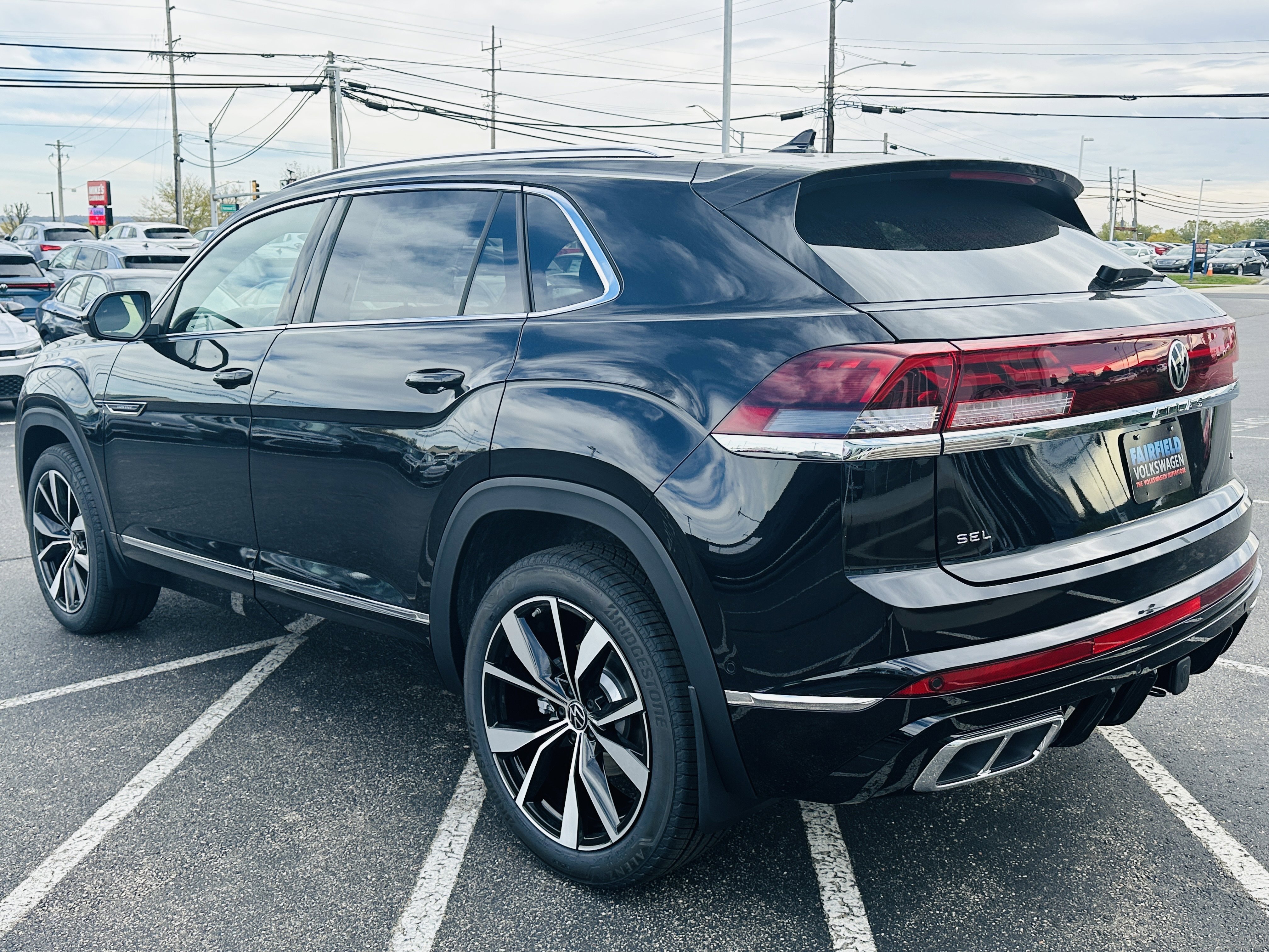 New 2026 Volkswagen Atlas Cross Sport SEL Premium R-Line image 5