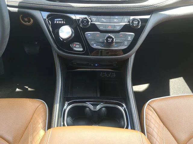 Certified 2023 Chrysler Pacifica Pinnacle FWD image 23