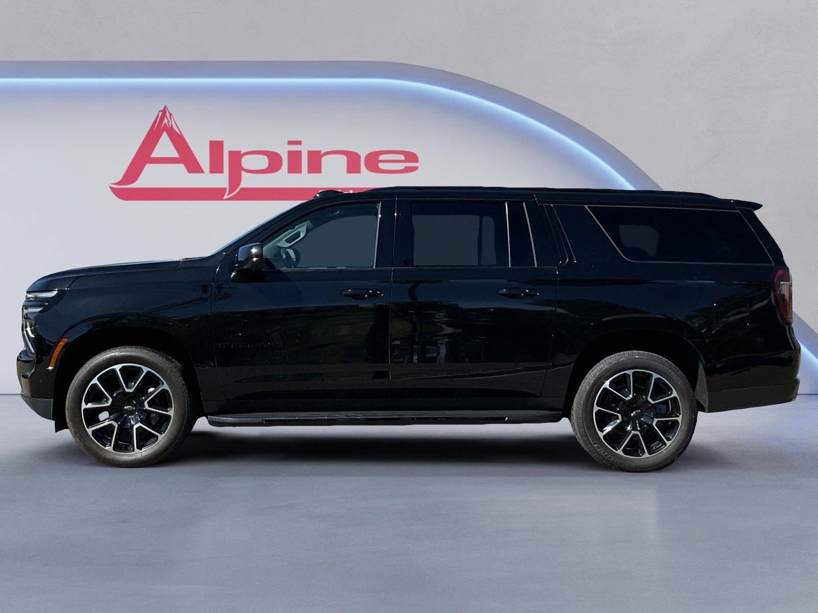 Certified 2025 Chevrolet Suburban RST w/ Sun And Tow Package AWD/4WD image 2