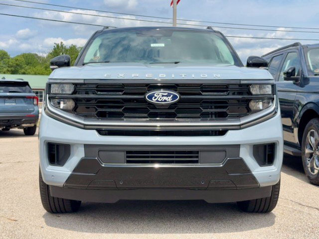 New 2027 Ford Expedition Max Platinum w/ Platinum Ultimate Package AWD/4WD image 3