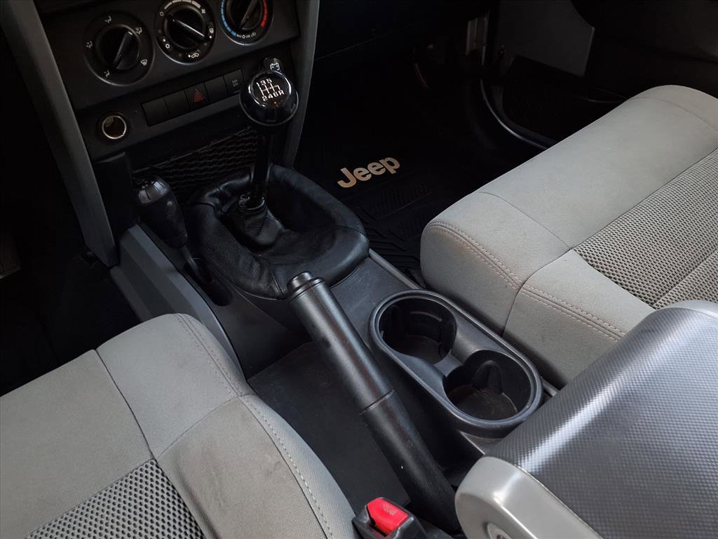 Used 2009 Jeep Wrangler Unlimited Sahara w/ Dual Top Group image 18