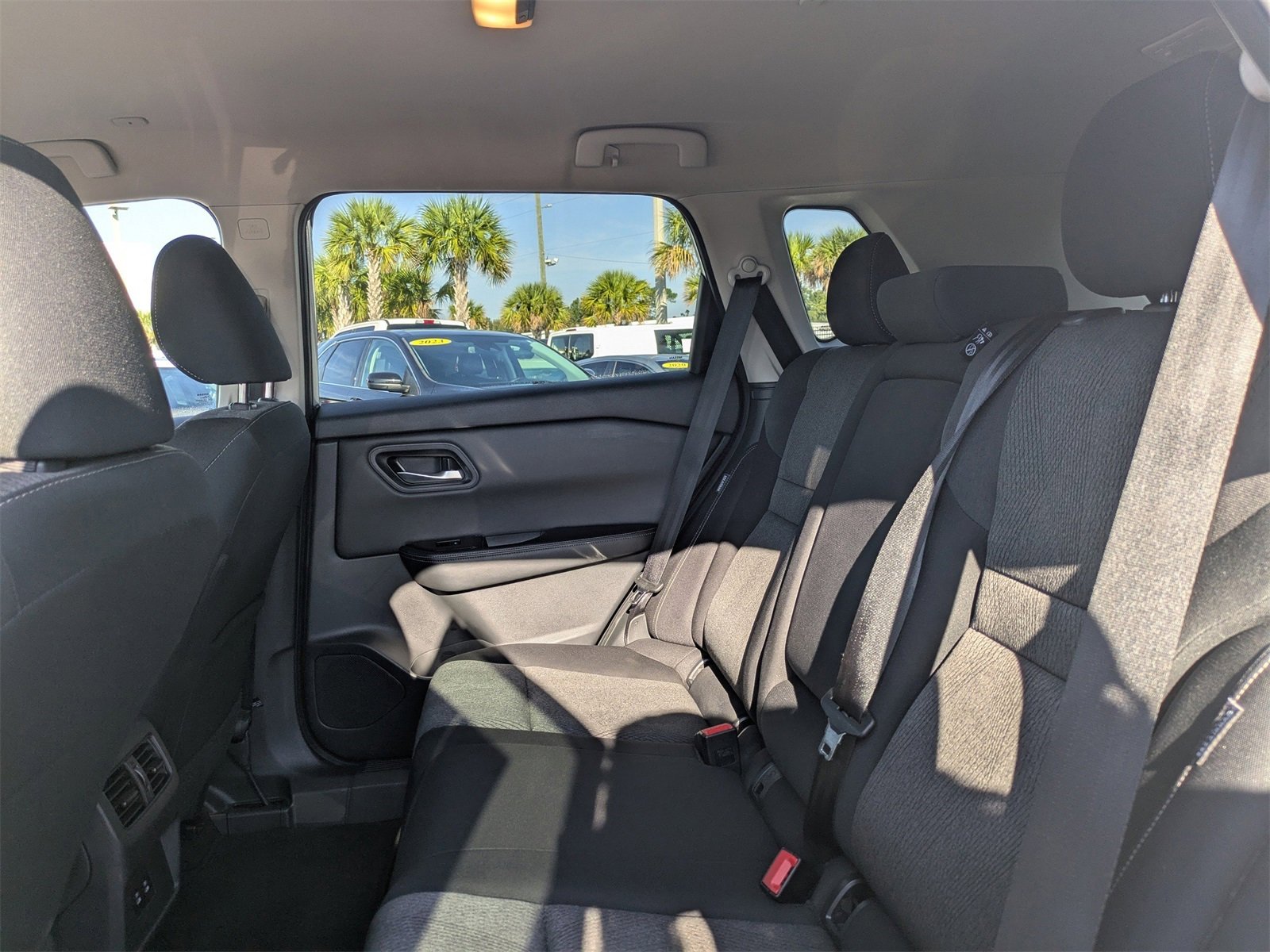 Used 2024 Nissan Rogue SV image 14