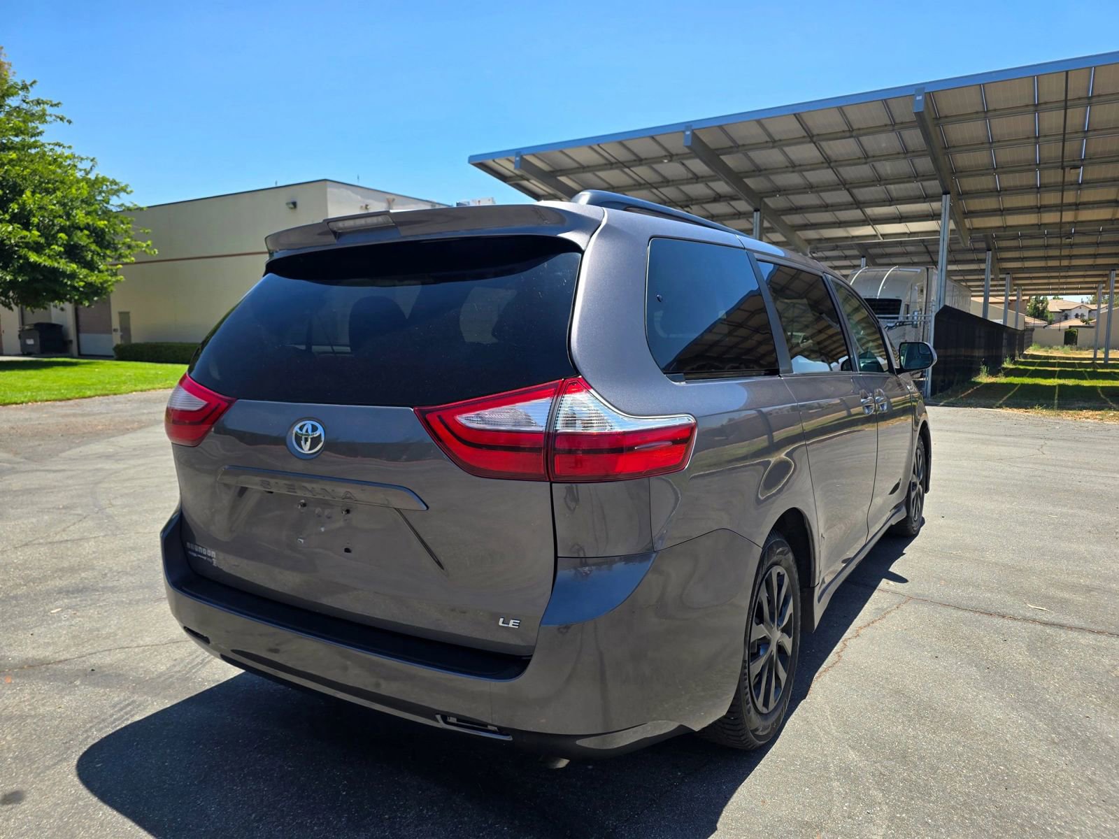Used 2019 Toyota Sienna LE image 8