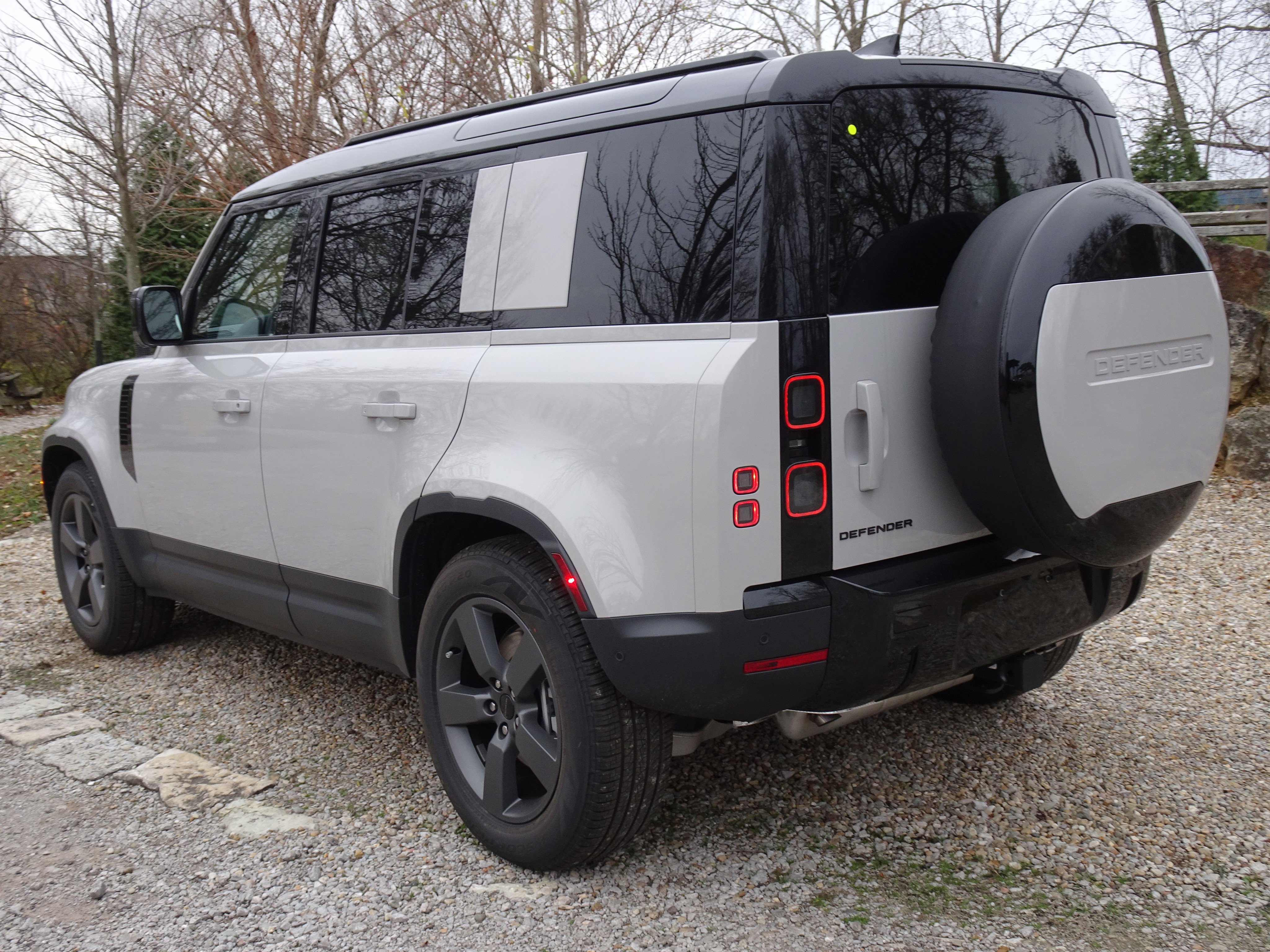 New 2026 Land Rover Defender 110 S image 10