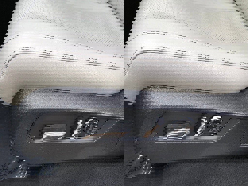 Used 2023 Acura MDX SH-AWD w/ Technology Package image 15