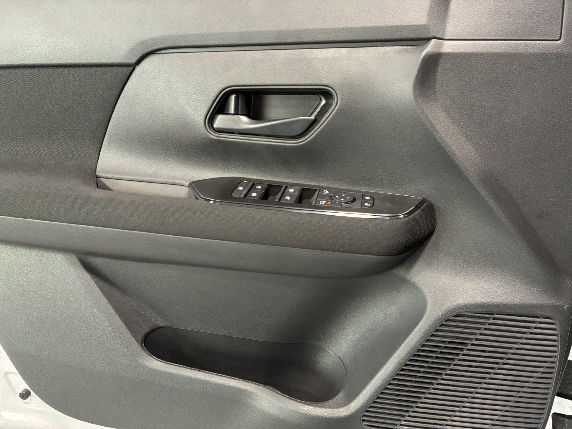 New 2027 Nissan Kicks S FWD image 25