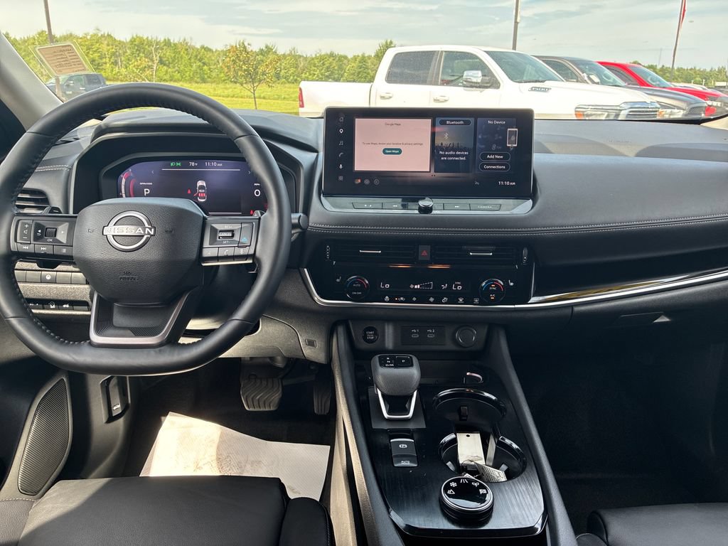 Used 2025 Nissan Rogue SL AWD/4WD image 18