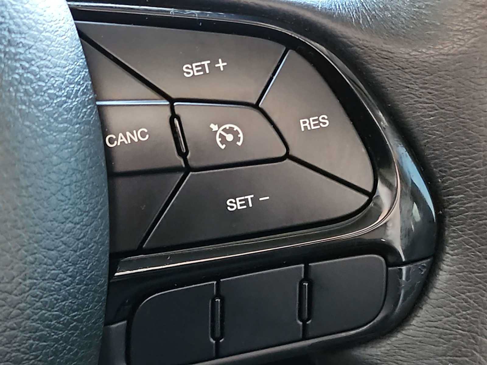 Used 2020 Jeep Renegade Altitude FWD image 29