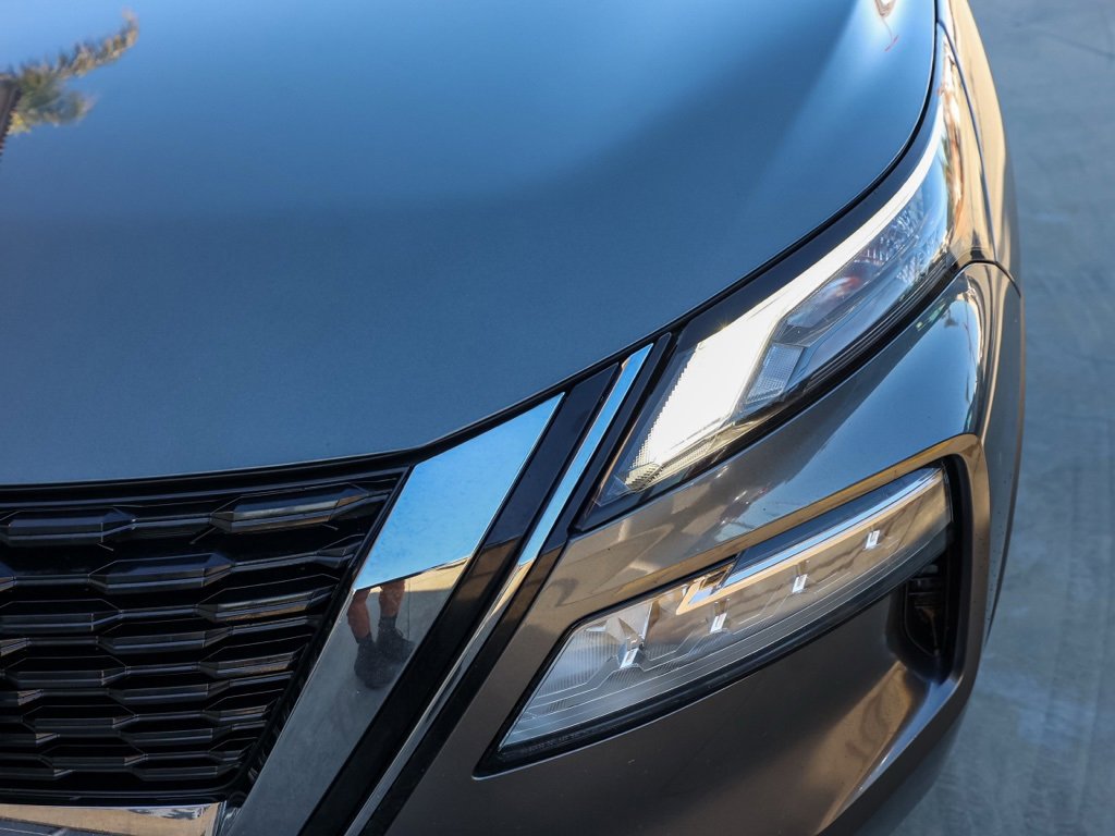 Used 2023 Nissan Rogue SV image 10