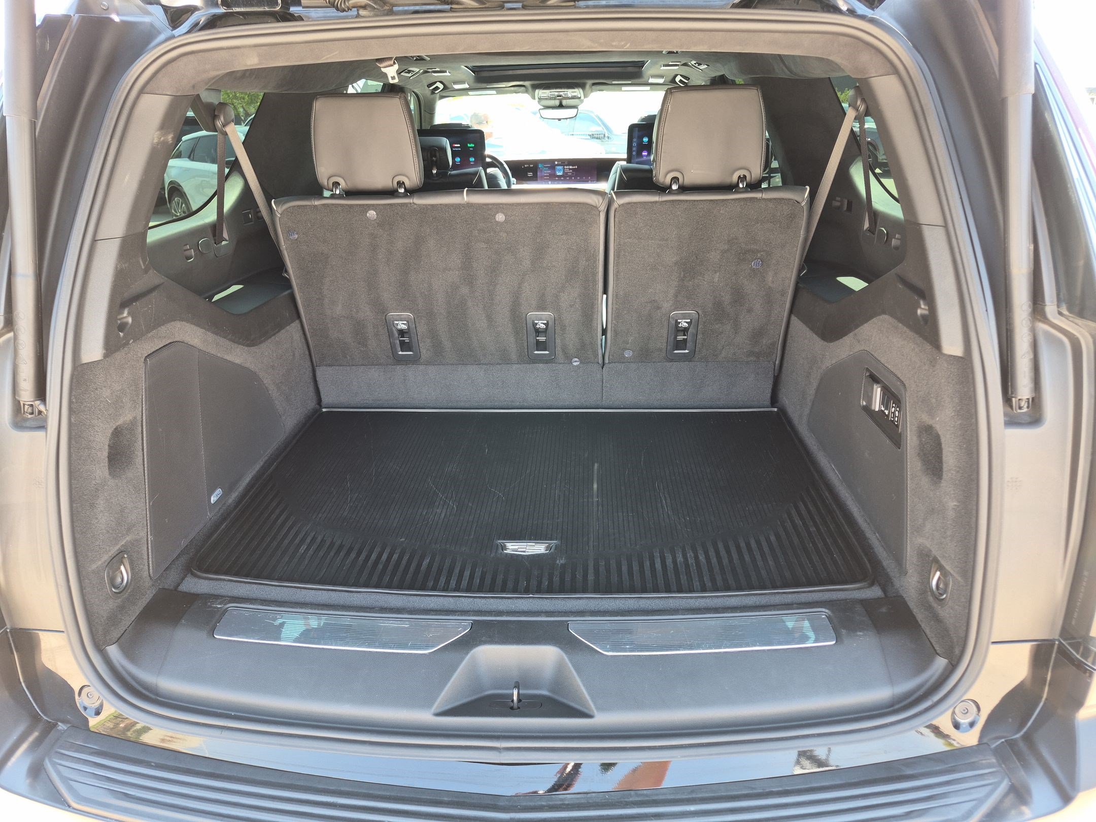 Certified 2025 Cadillac Escalade ESV V AWD/4WD image 50