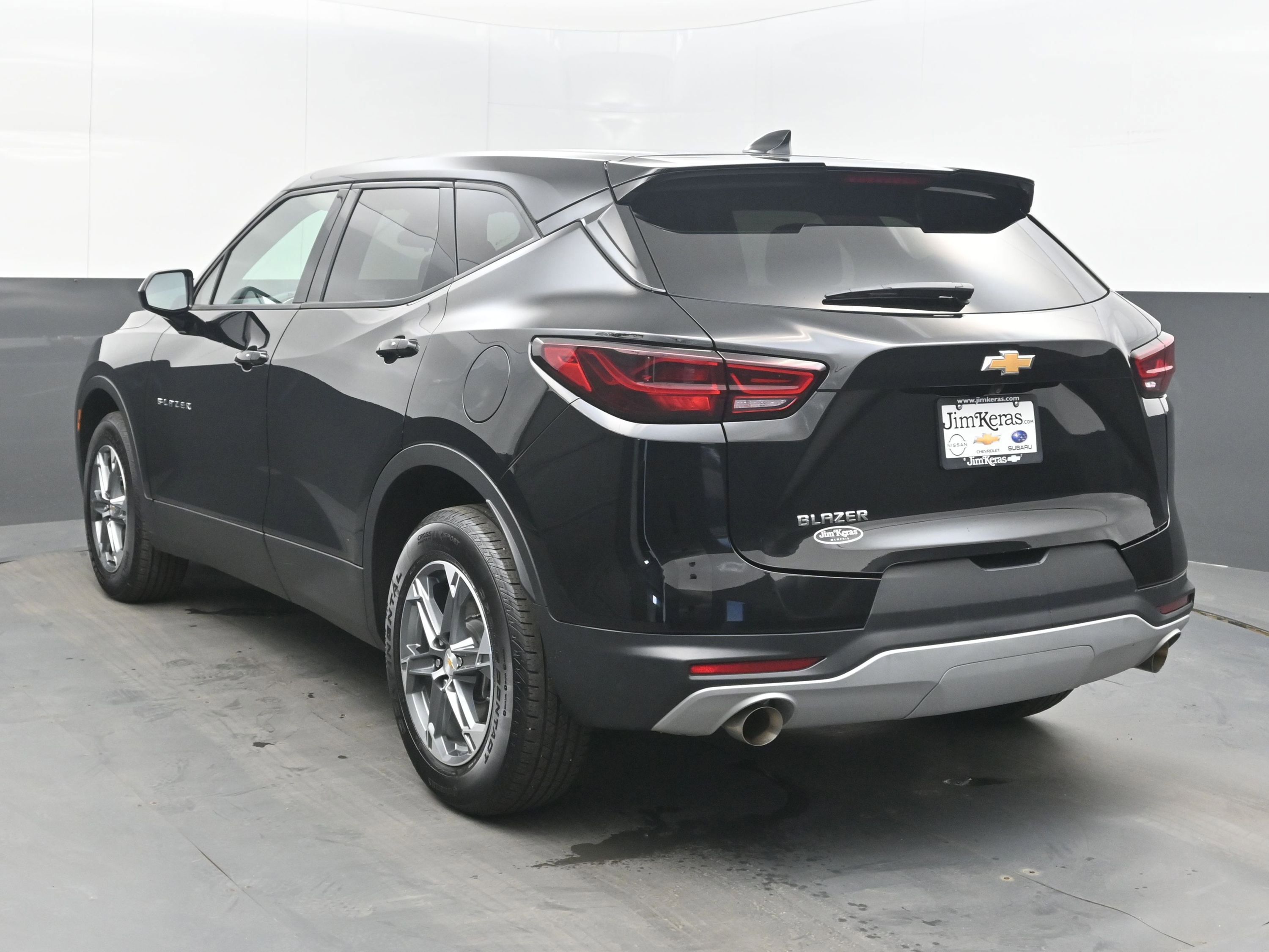 Used 2025 Chevrolet Blazer LT FWD image 8