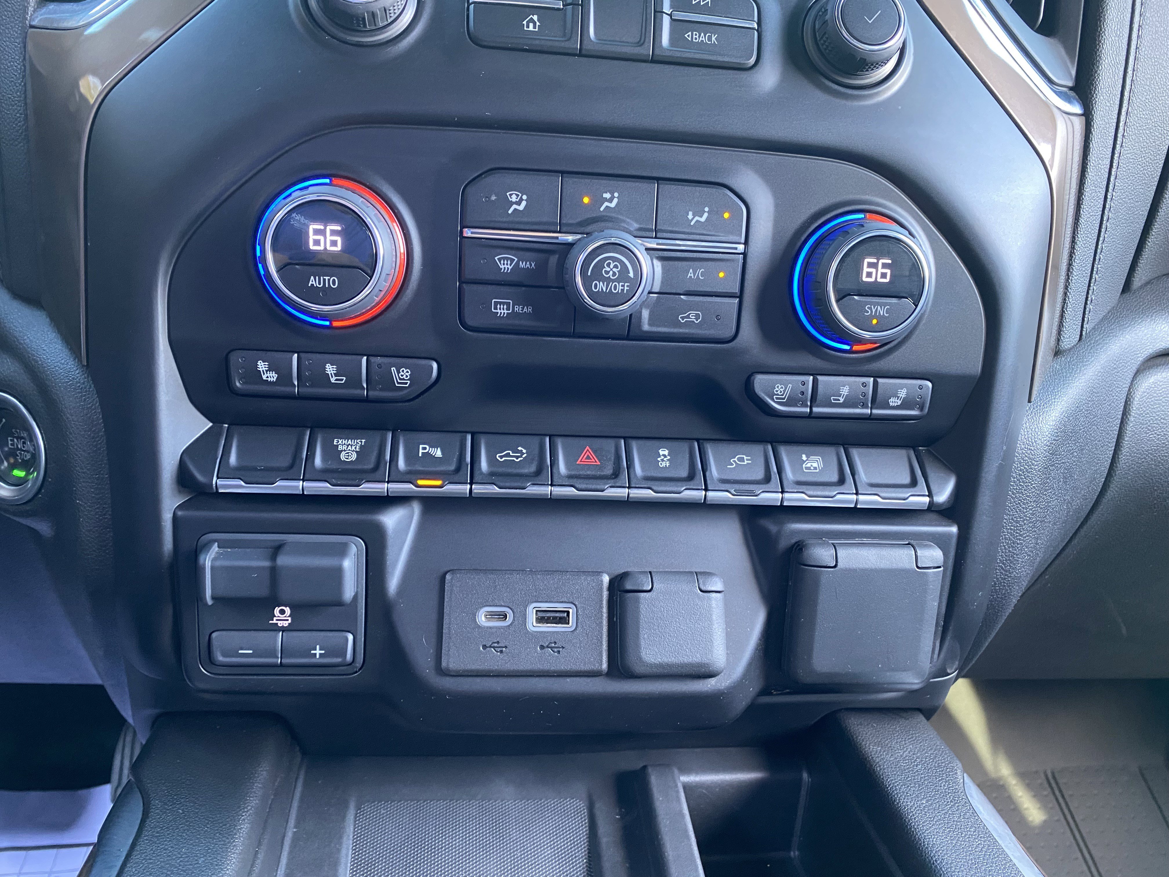 Used 2023 Chevrolet Silverado 3500 High Country image 50