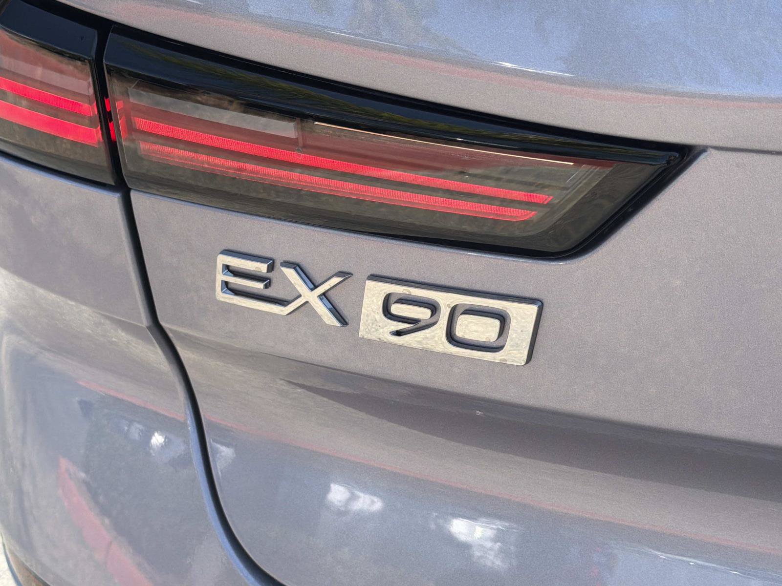 Used 2026 Volvo EX90 Plus RWD image 29