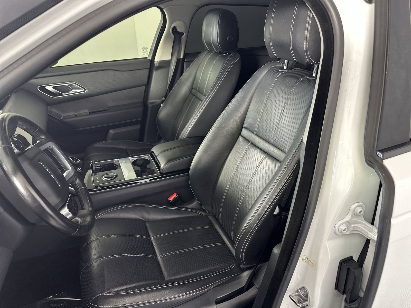 Used 2019 Land Rover Range Rover Velar S AWD/4WD image 11