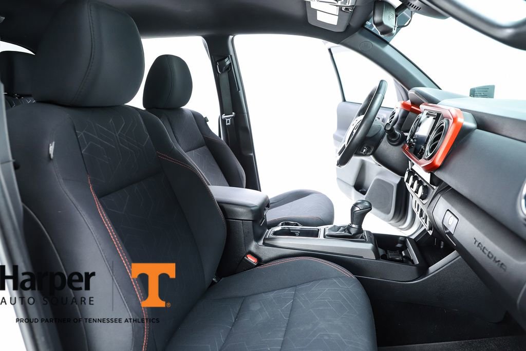 Used 2018 Toyota Tacoma TRD Off-Road image 35