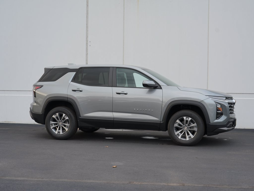 New 2027 Chevrolet Equinox LT AWD/4WD image 2