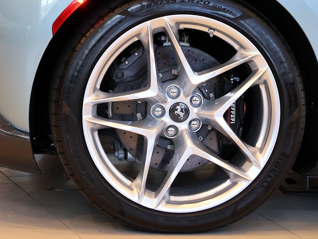 Certified 2024 Ferrari Roma Spider RWD image 49