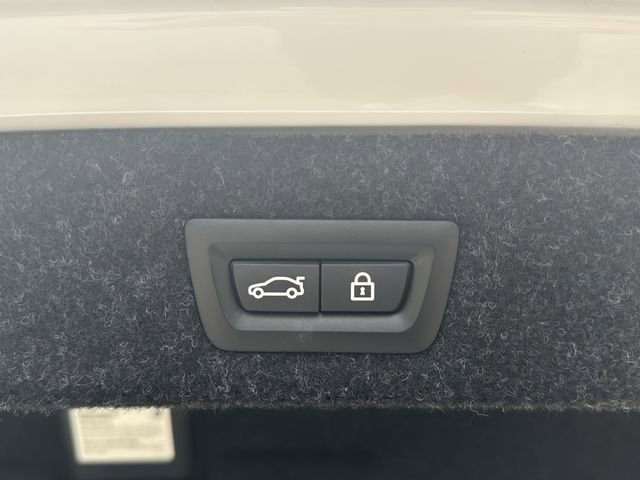 Used 2023 BMW 530i xDrive AWD/4WD image 17