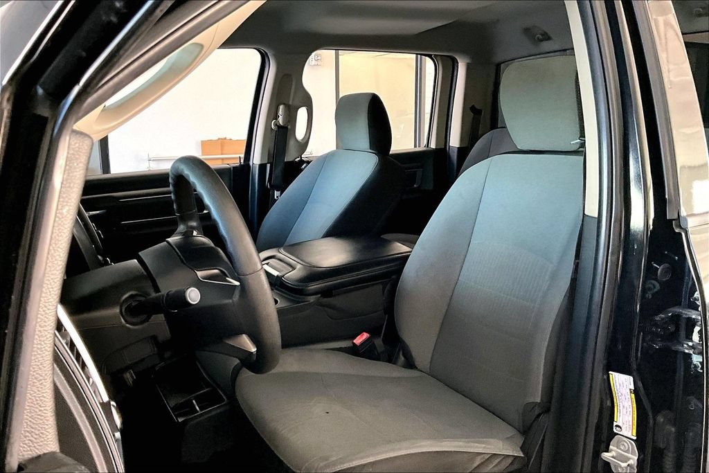 Used 2021 RAM 1500 Classic SLT RWD image 19