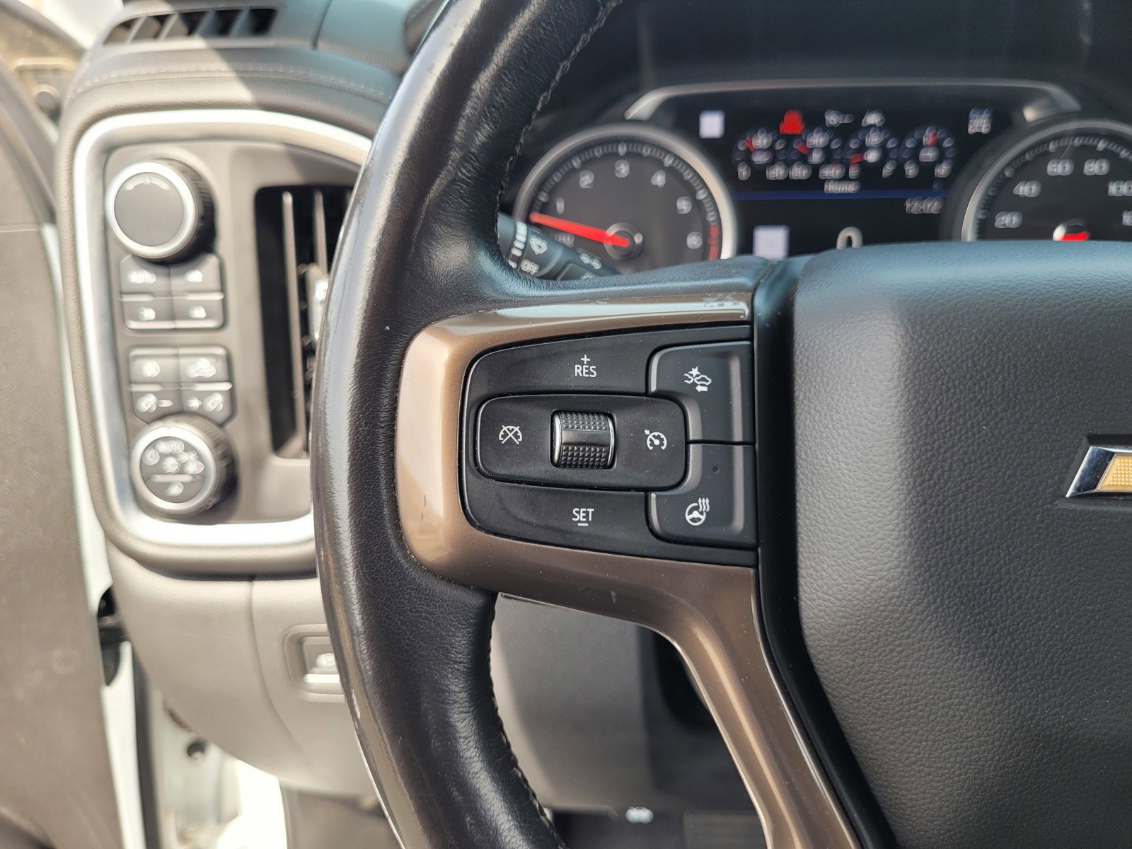 Used 2019 Chevrolet Silverado 1500 High Country w/ Technology Package image 21