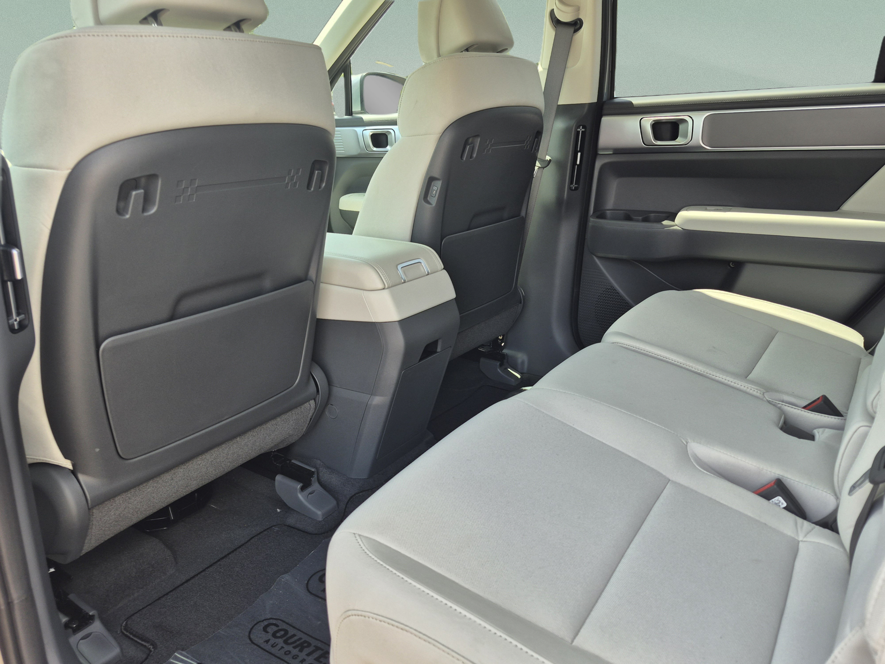 New 2027 Hyundai Santa Fe SE FWD image 18