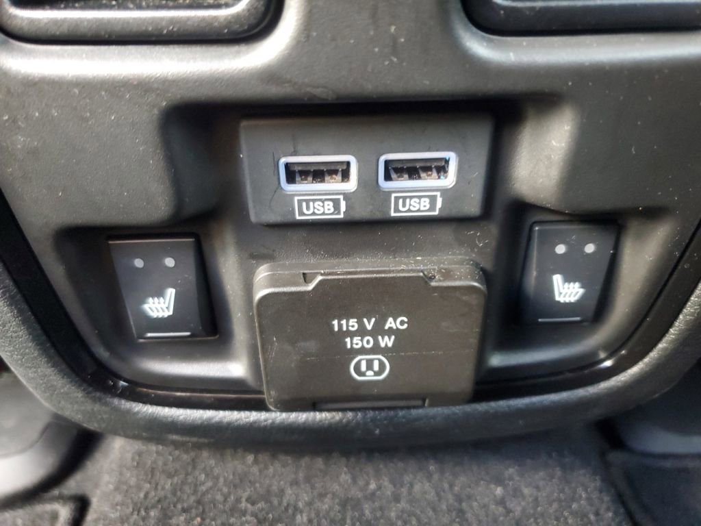 Used 2025 Dodge Durango GT AWD/4WD image 16