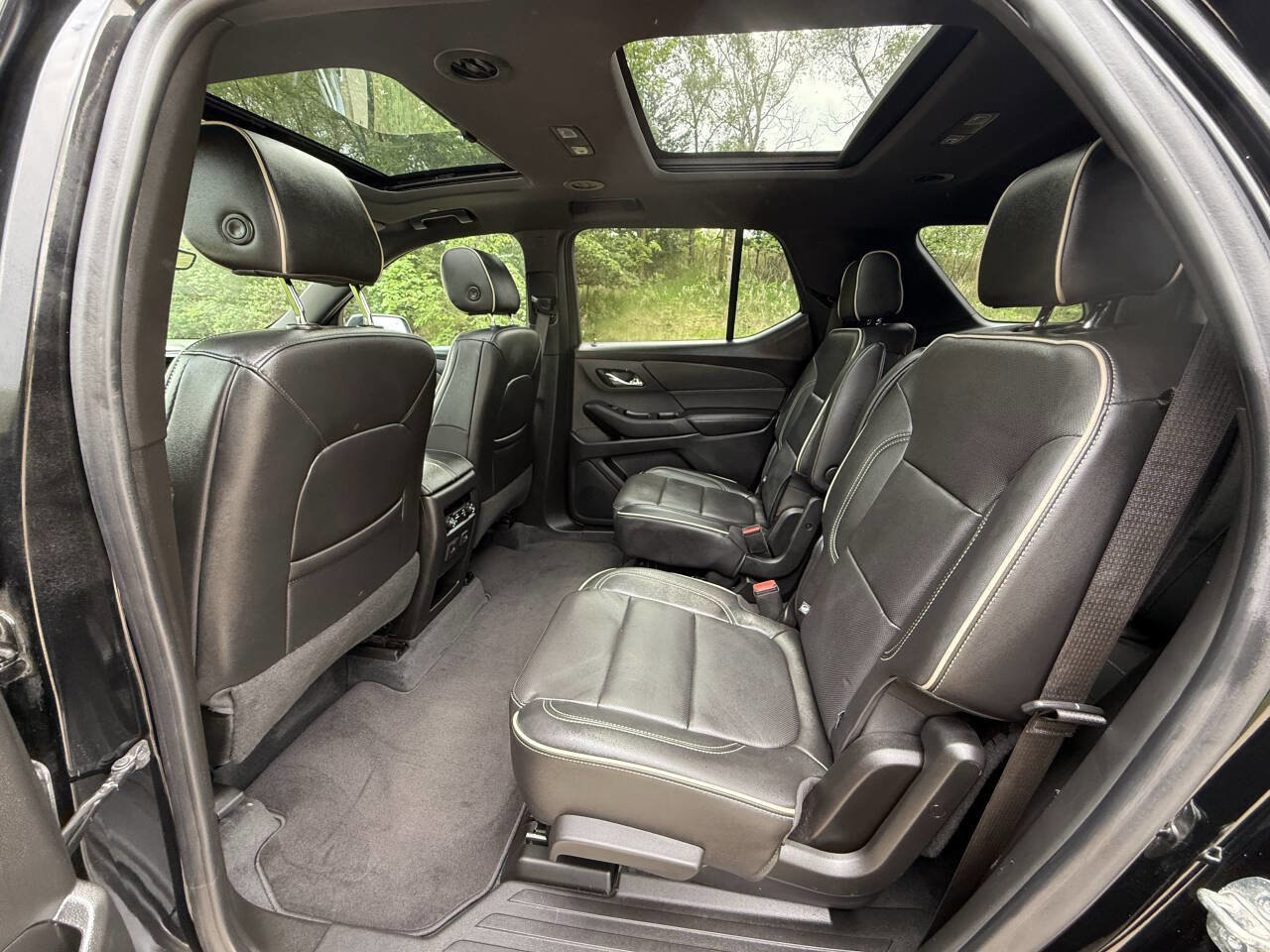 Used 2022 Chevrolet Traverse Premier w/ Redline Edition image 9