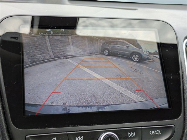 Used 2017 Chevrolet Malibu LT image 25