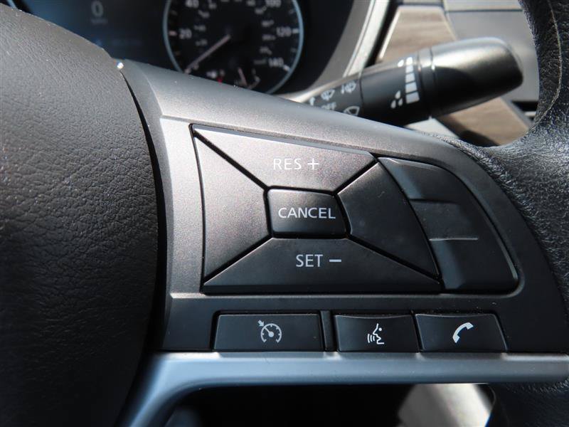 Used 2025 Nissan Altima 2.5 SV FWD image 23