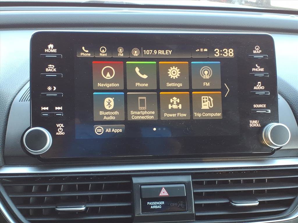 Used 2018 Honda Accord Touring image 10