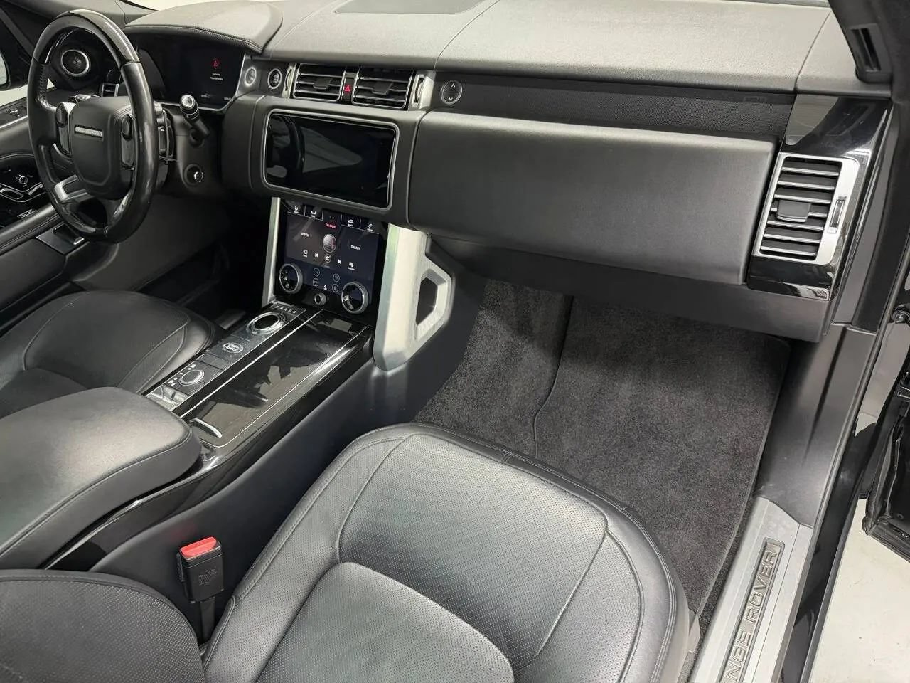 Used 2018 Land Rover Range Rover Supercharged AWD/4WD image 10