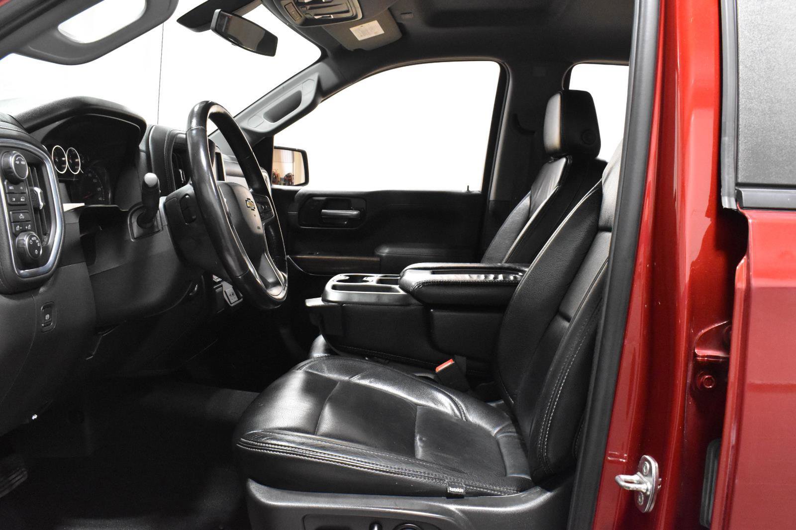 Used 2021 Chevrolet Silverado 1500 LT image 3
