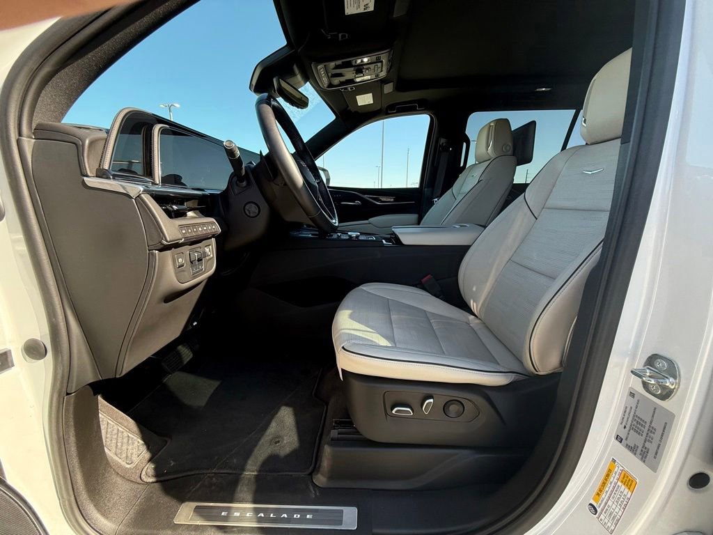 Used 2023 Cadillac Escalade ESV Sport w/ Touring Package AWD/4WD image 29