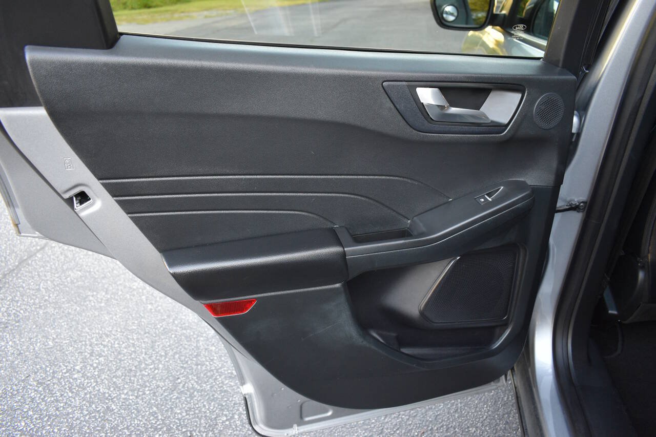 Used 2021 Ford Escape SEL w/ Technology Package FWD image 12