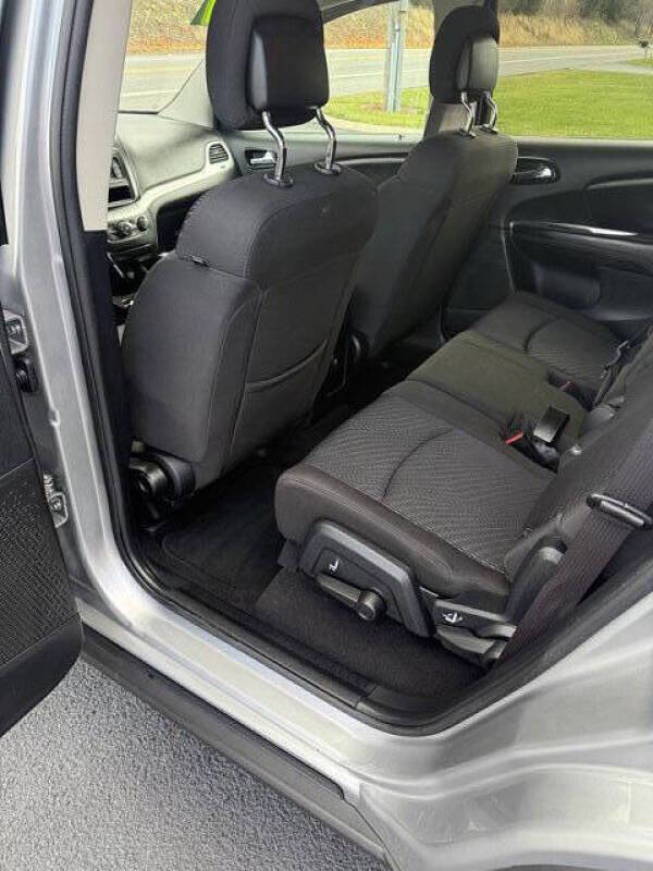 Used 2017 Dodge Journey SE AWD/4WD image 9