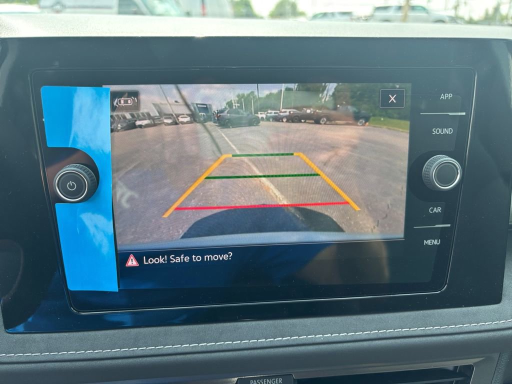 Used 2025 Volkswagen Taos SE image 20